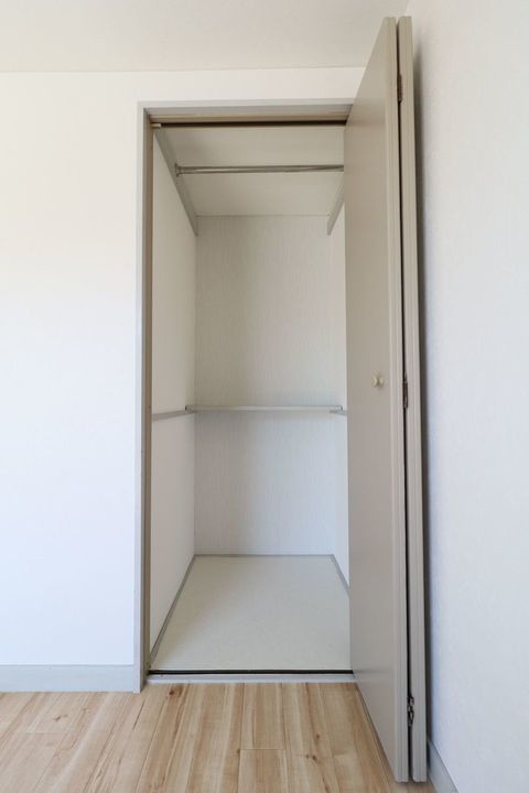 プレステージⅡ 2帖のロフト付 家電付のお部屋 ご入居期間中修理・交換無料2Dの居間