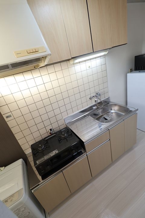 ハイツフレンド太田Ⅱ 防犯TVドアホン 外には防犯カメラがあり安全性も高く好評です111のキッチン