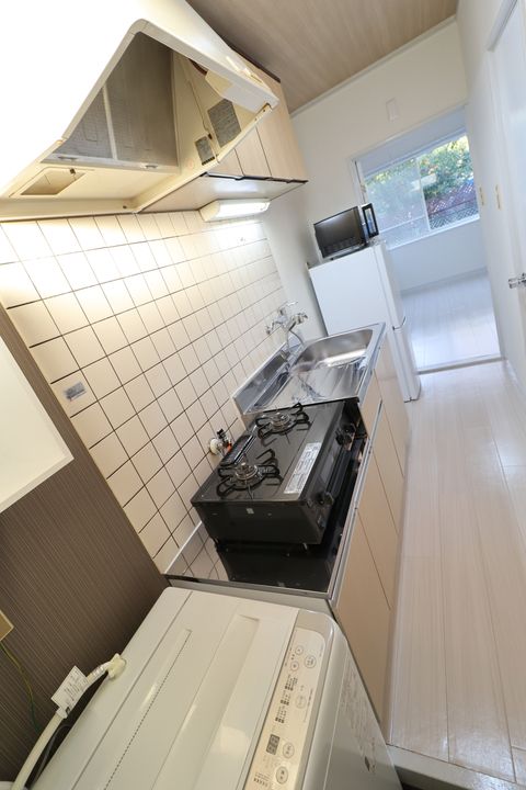 ハイツフレンド太田Ⅱ 防犯TVドアホン 外には防犯カメラがあり安全性も高く好評です111のキッチン