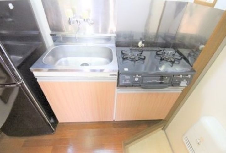 ハイツフレンド上里Ⅱ 全室角部屋 オシャレな北欧風に全面リフォーム済み205のキッチン