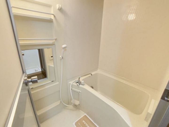 メゾン・ド・マリアージュJ305の風呂