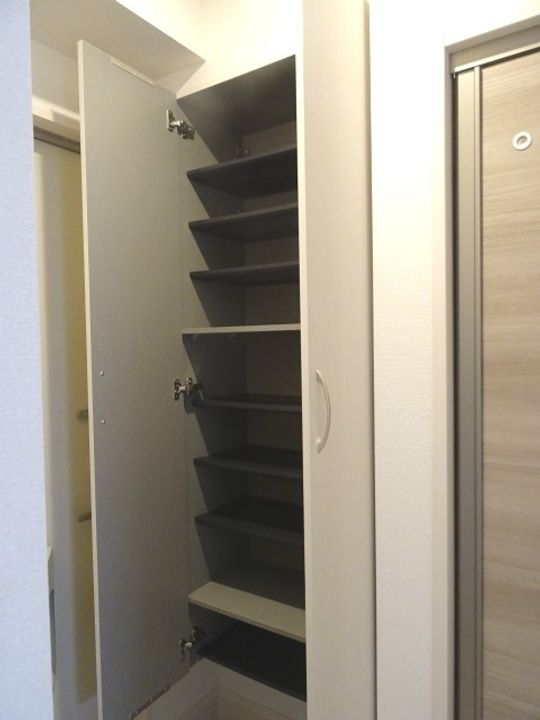セジュール東通102の玄関