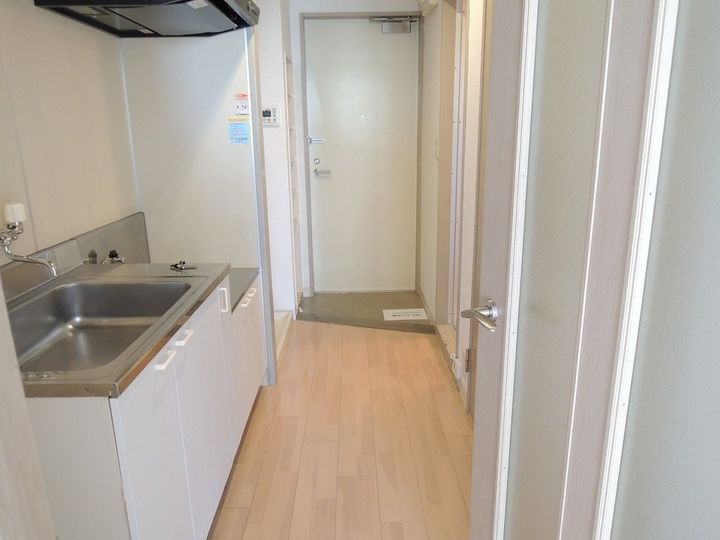 セレーノ国見102の玄関