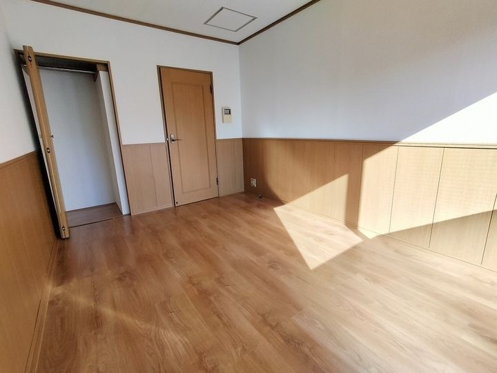 スカイヒルズ台原302の内装