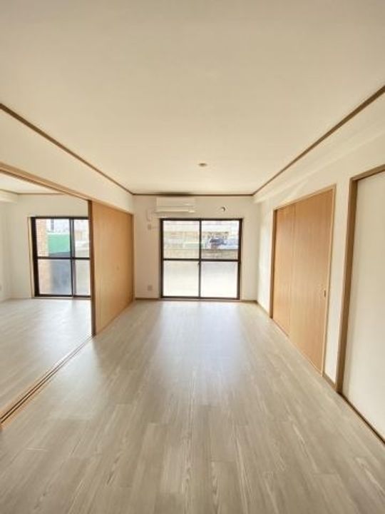 プレシャスライフ101の居間