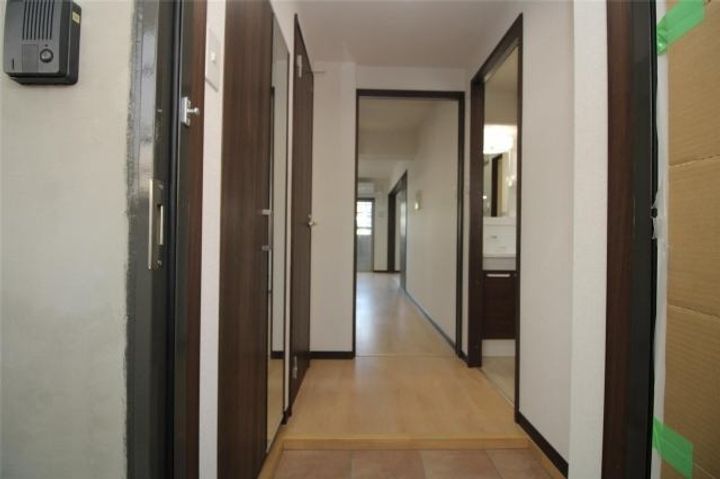 シエロ天神202の玄関