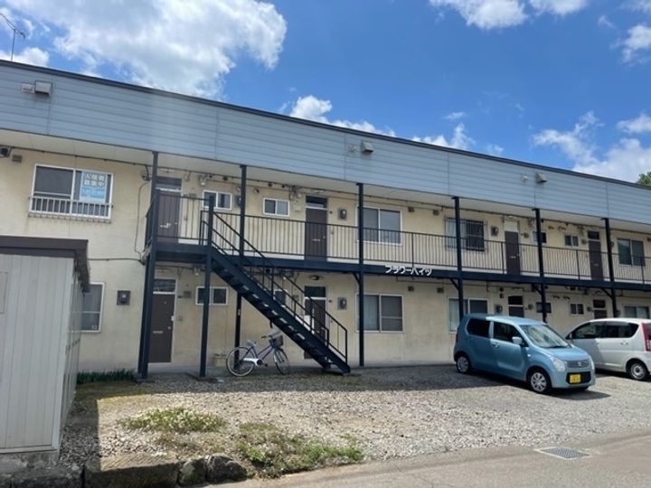 フラワーハイツ10の外観