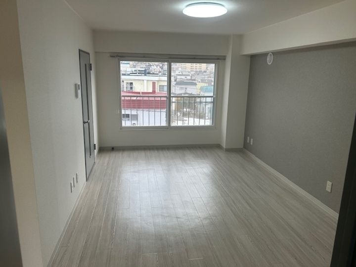 ハイツカマダの居間