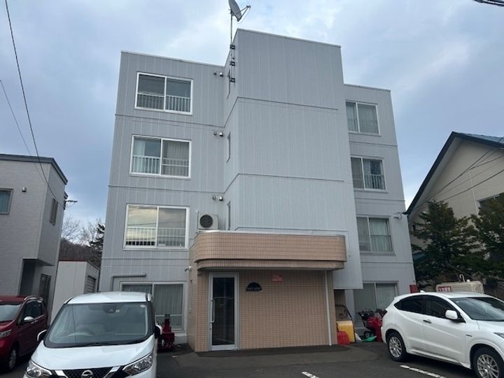 ハイツカマダの外観