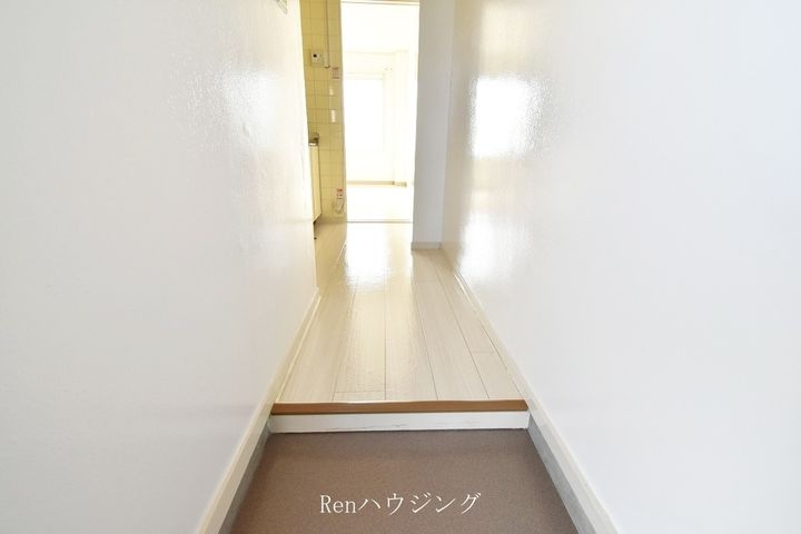 アーバンスタイル山城306の玄関