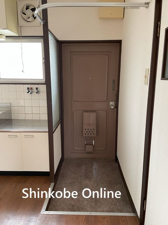 天城ビル101の玄関