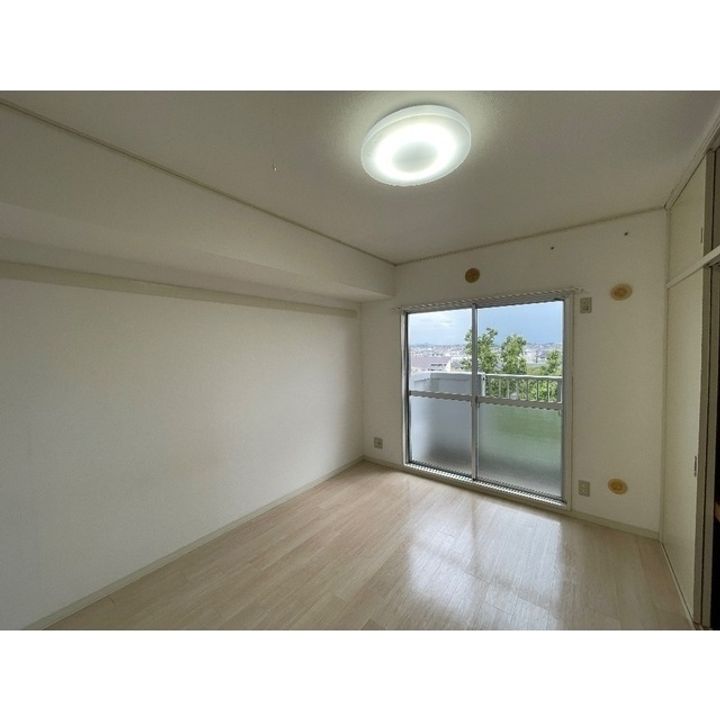 行田ハイツ2号棟406の居間