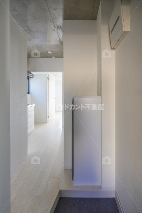 レピュア池袋本町レジデンスWEST301の玄関