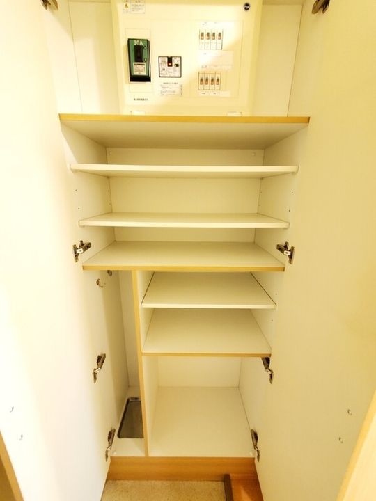 ドミール池袋立教通り321の玄関