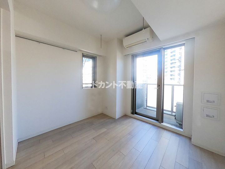 エミリブ池袋204の居間