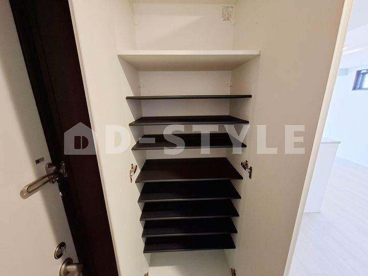 レピュア池袋本町レジデンス403の玄関