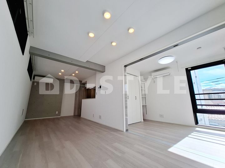 レピュア池袋本町レジデンス203の居間