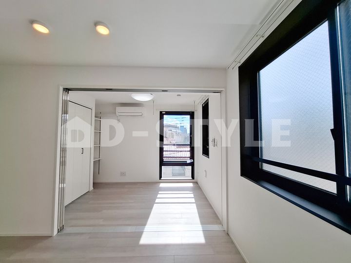 レピュア池袋本町レジデンス203の居間