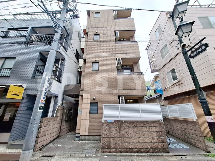 イーストフローラ東長崎102の外観