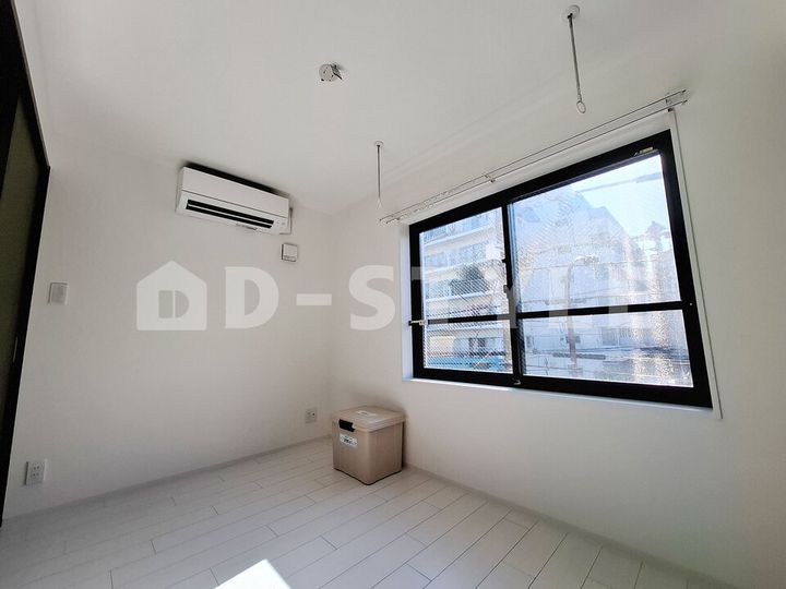 SOLASIA residence南大塚0303の居間