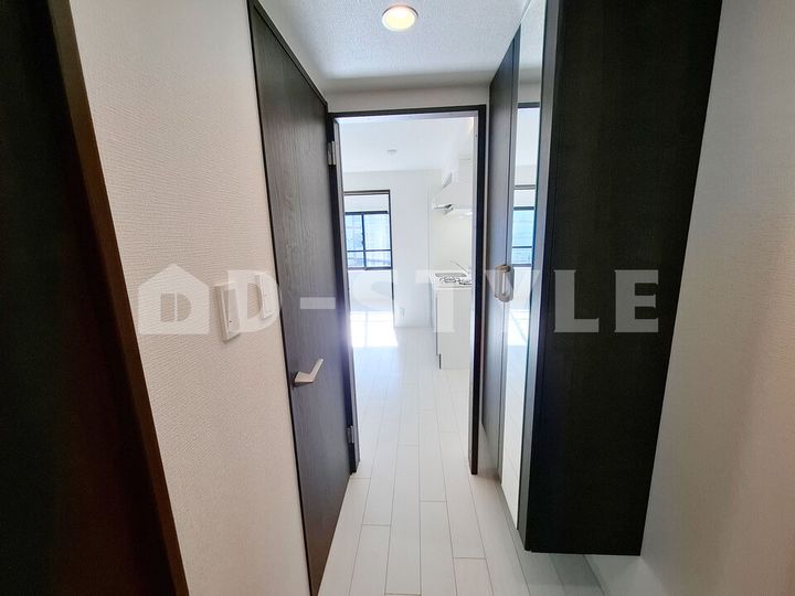 SOLASIA residence南大塚0303の玄関