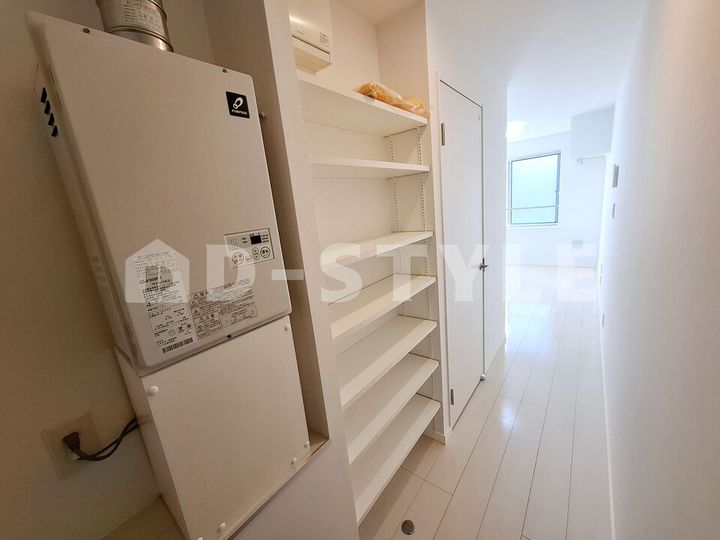 Navi東池袋 ナビヒガシイケブクロ103の玄関