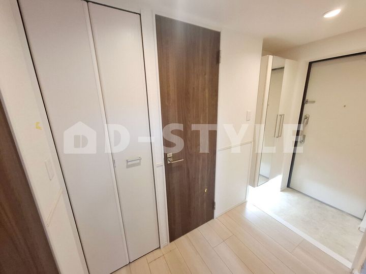 クリアル落合南長崎103の玄関