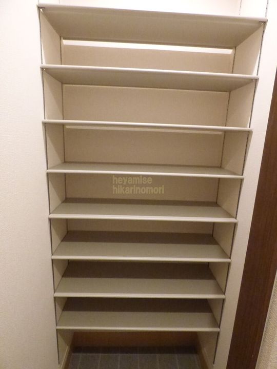 セキュレア須屋 H棟102の玄関