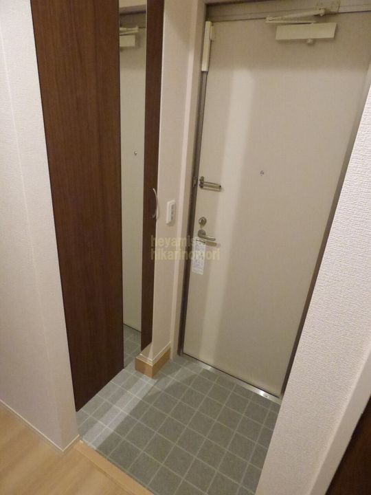 セキュレア須屋 H棟102の玄関