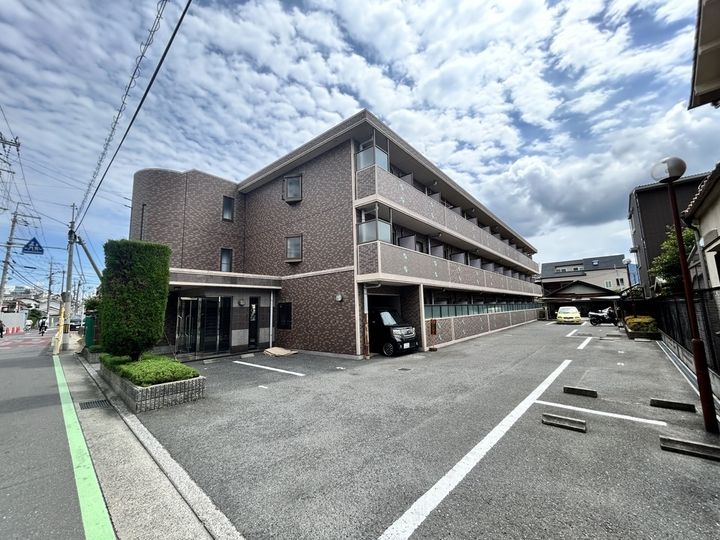 ヴァンテアン東本町215の外観