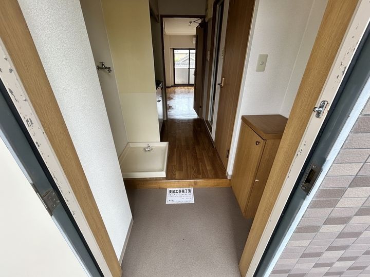 ヴァンテアン東本町215の玄関