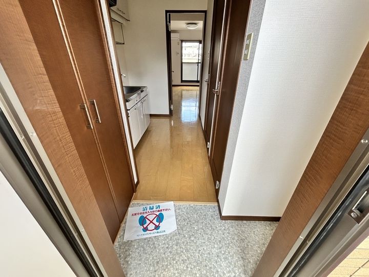 フジパレス荒川202の玄関