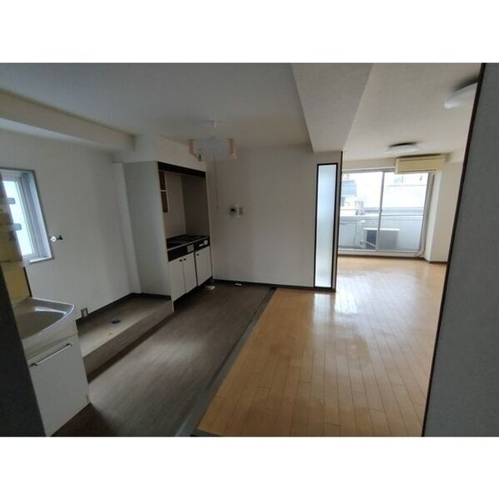 星野ビル401の居間