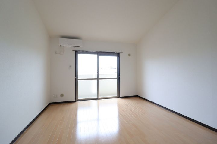 ミドル東大沼2の内装