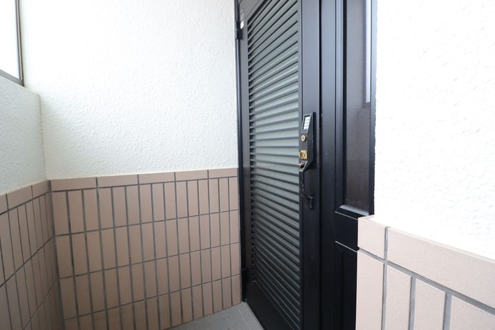 ヒロキハイツⅢ201の玄関