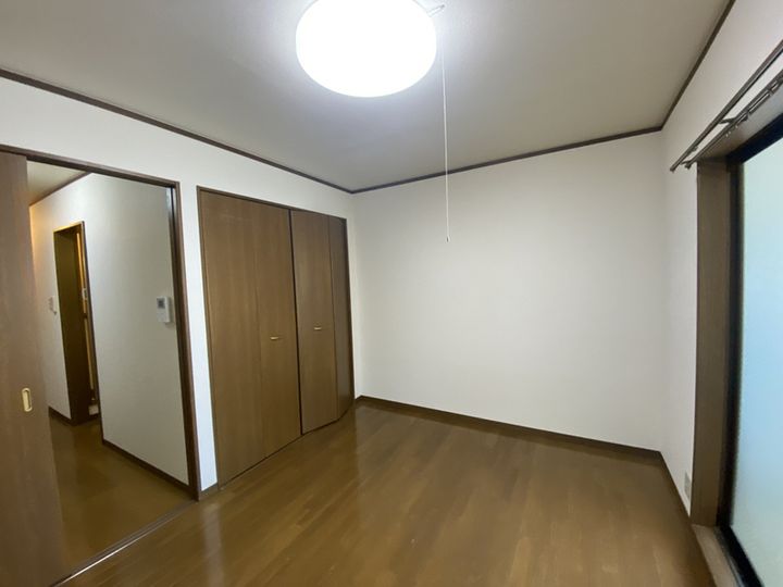 岡本ビル南棟Cの寝室