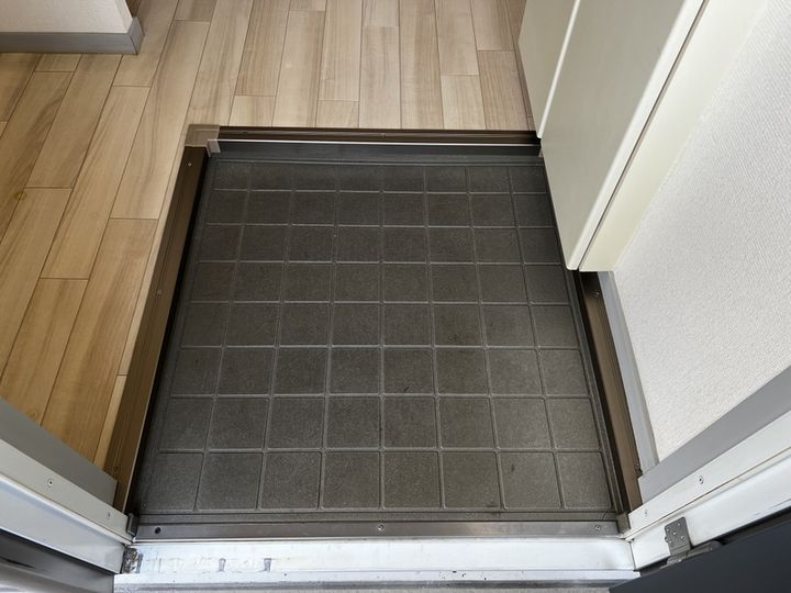 サンライフアイAの玄関