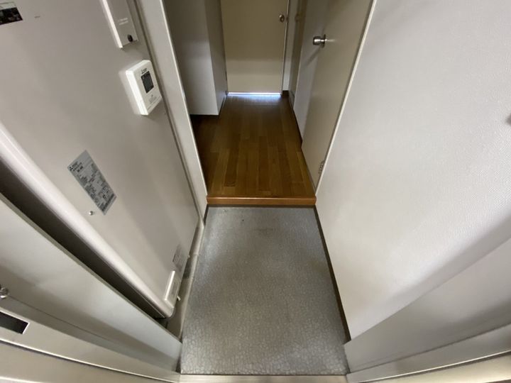 ラフェスタ加東213の玄関