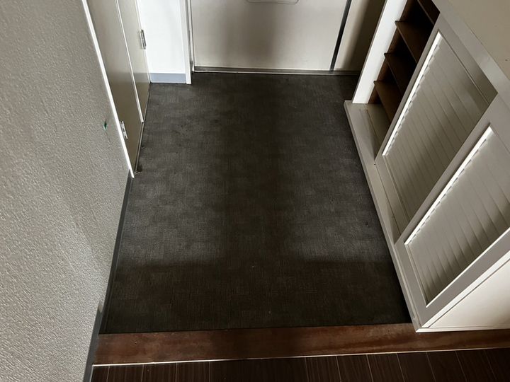 ハイツメロディ406の玄関