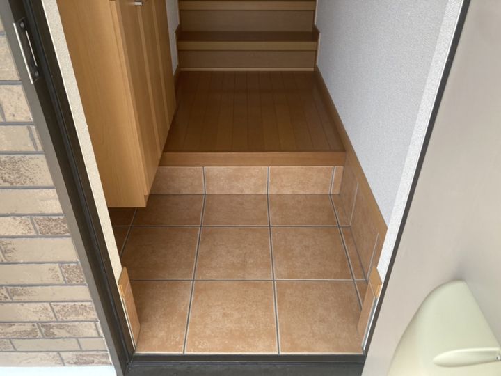 エレガンシアの玄関