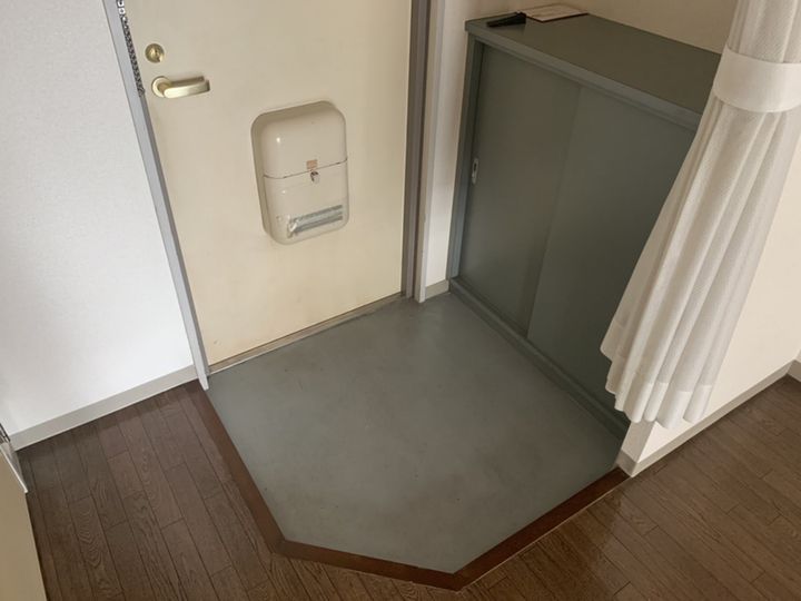 ファーストイン英賀保駅前802の玄関