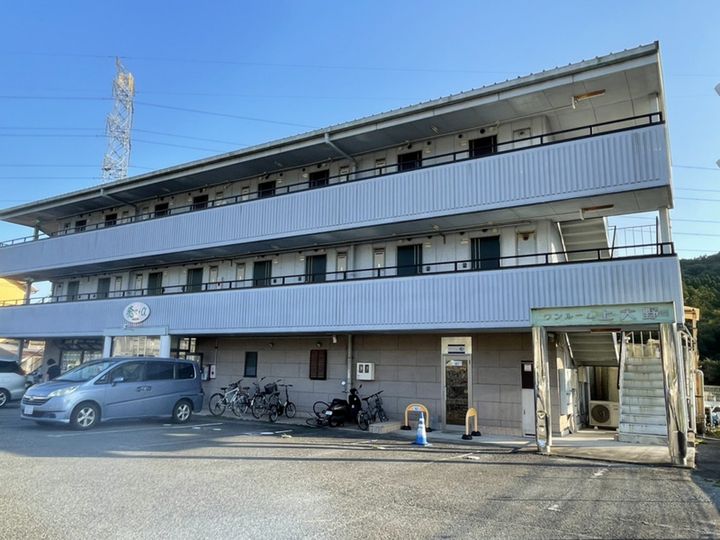 ワンルーム上大野301の外観