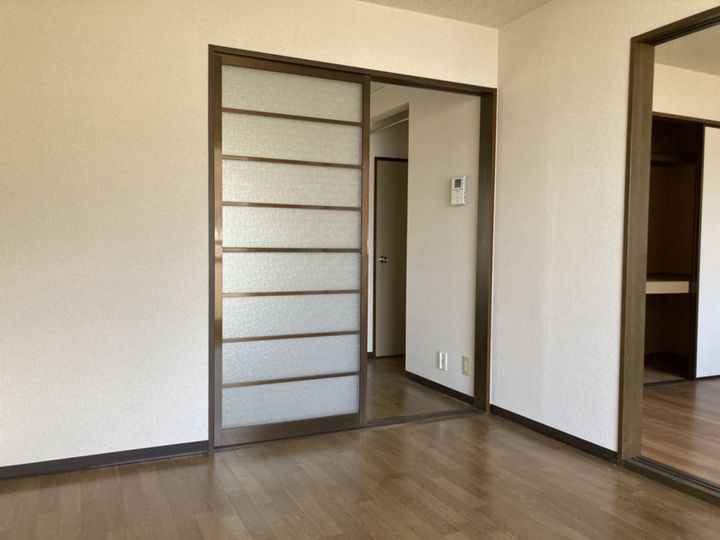 第2コーポラスみき205の居間