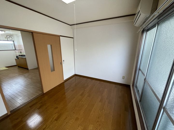 長田コーポ302の寝室