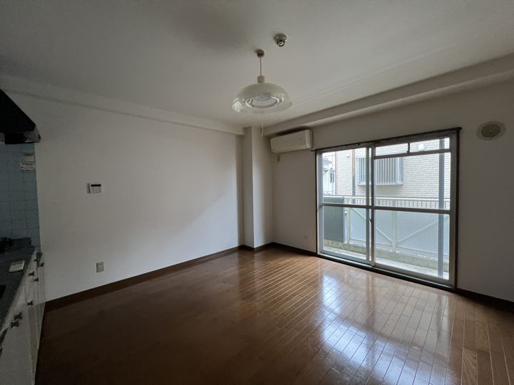 グリーンコスモ田井1-Cの居間