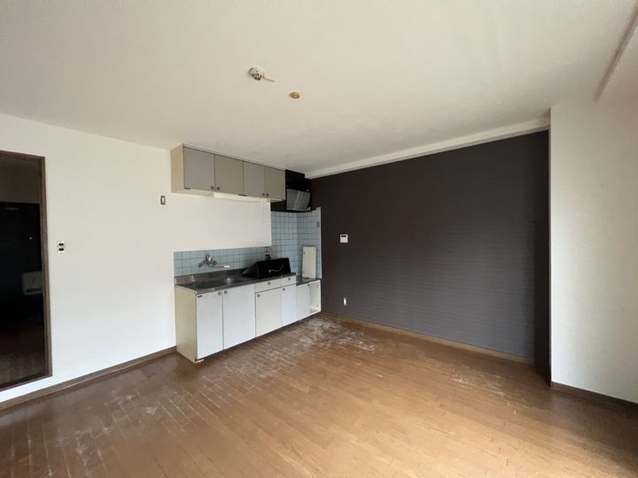 グリーンコスモ田井2-Cの居間