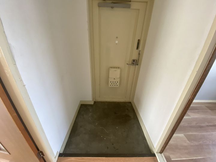 銀の馬車道 壱番館A-10の玄関