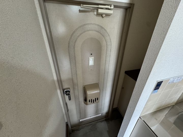 ヴィラ カメリアの玄関