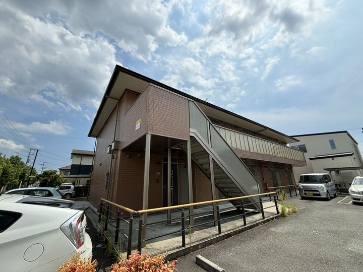 丸萬二番館205の外観