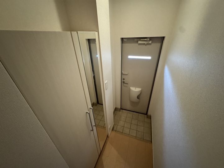 モス フロックス ノイの玄関